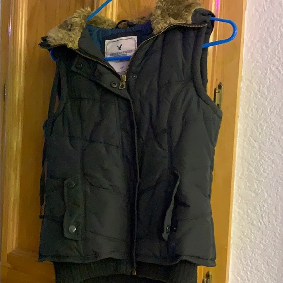 American Eagle Vest with hood - Picture 5 of 5